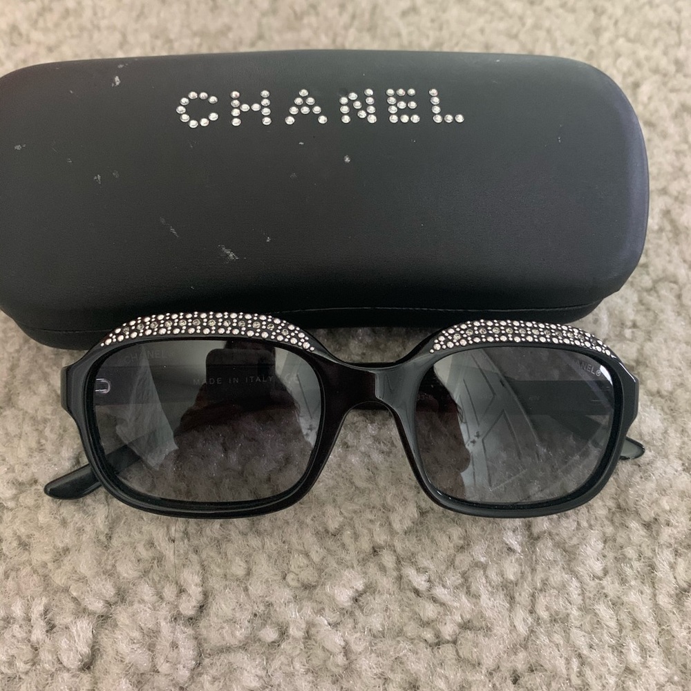 VINTAGE CHANEL Sunglasses
